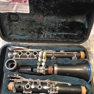 Yamaha Black Clarinet with Silver Accents